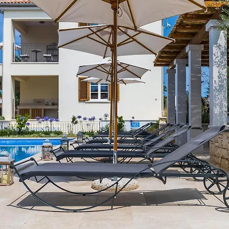 Casa de Férias Terrarossa Kastelir Poreč