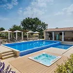 Terrarossa Kastelir * Poreč