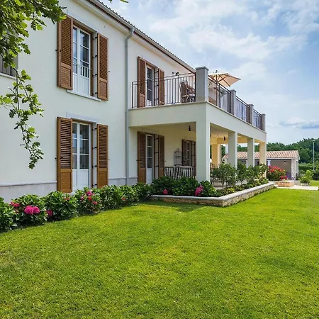 Feriehus Terrarossa Kastelir Poreč